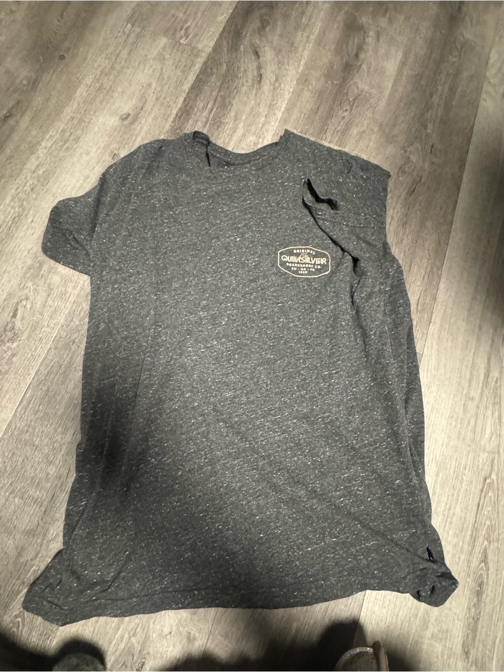 NWOT Quicksilver Men's Dark Heather Gray Short Sleeve Logo Tee